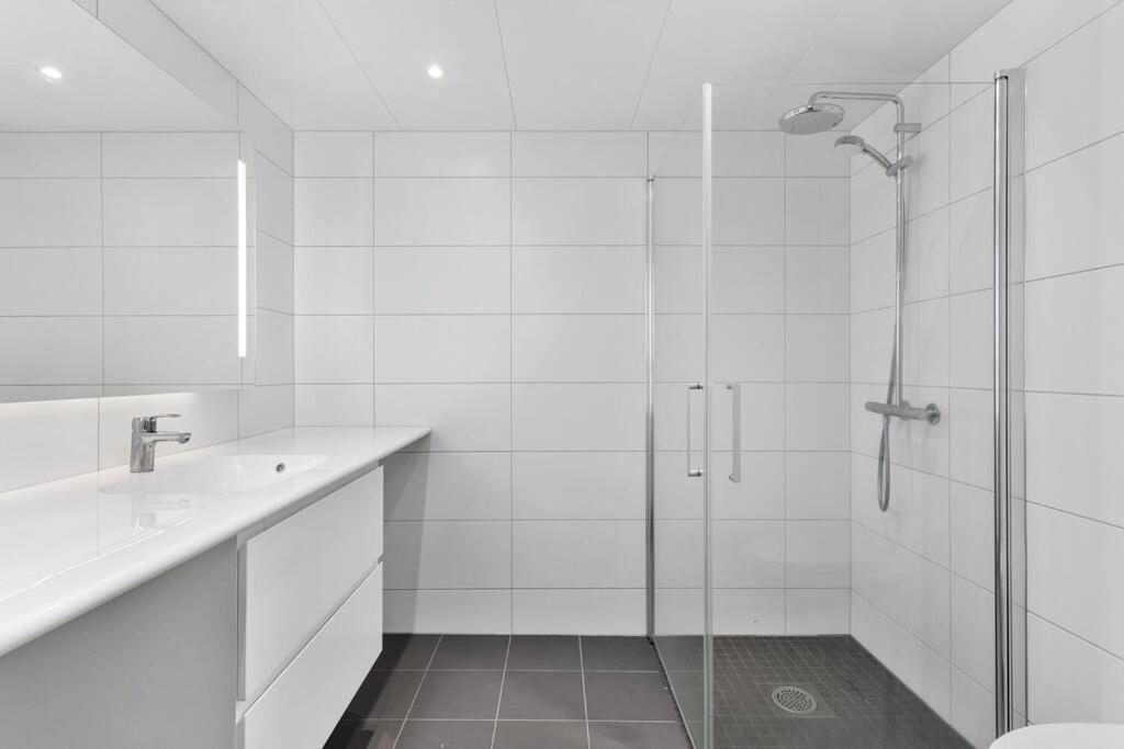Nydalen/Storo- Ved T-Banestasjon Apartment Oslo Bagian luar foto